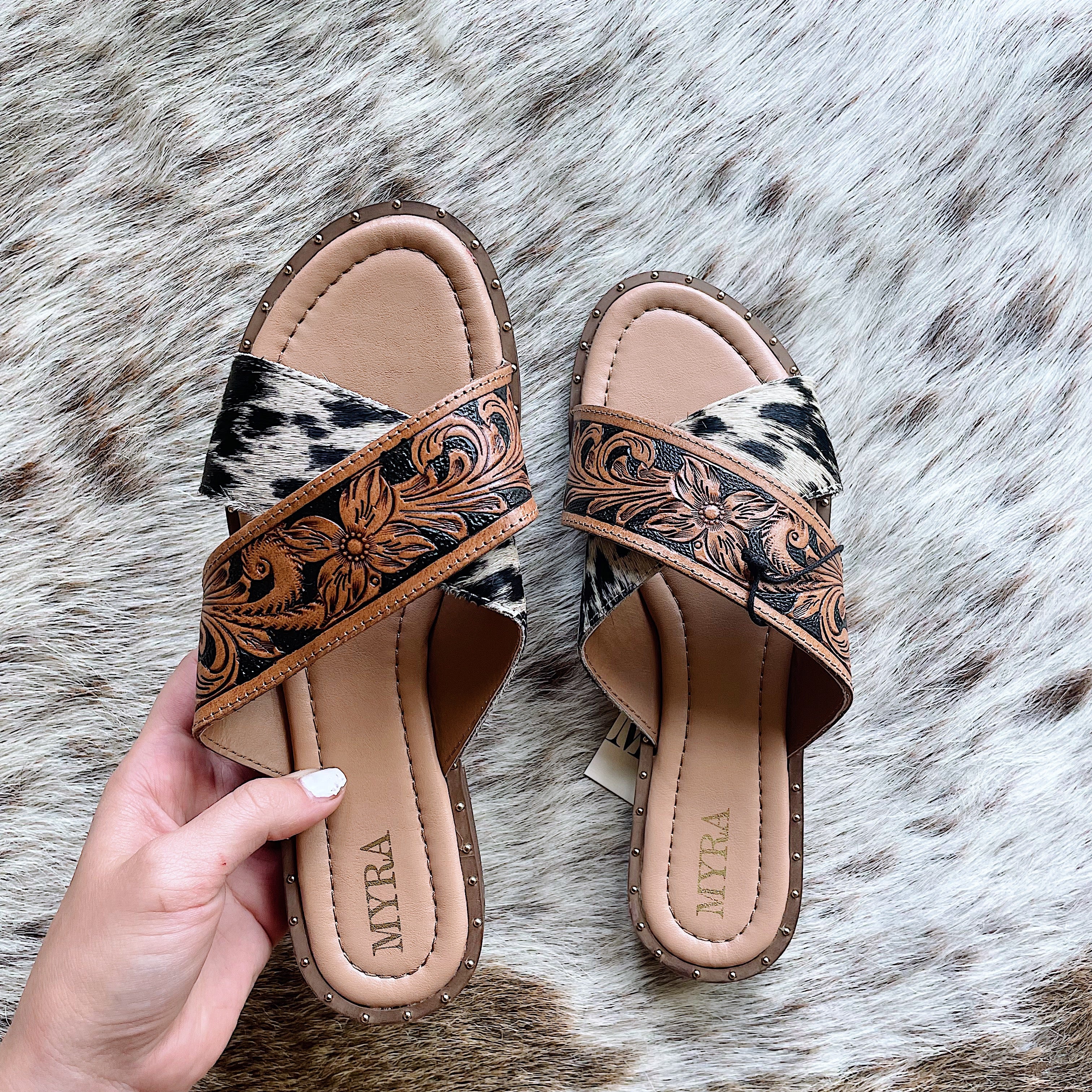 Hand tooled Sandals Buckin Cowgirl